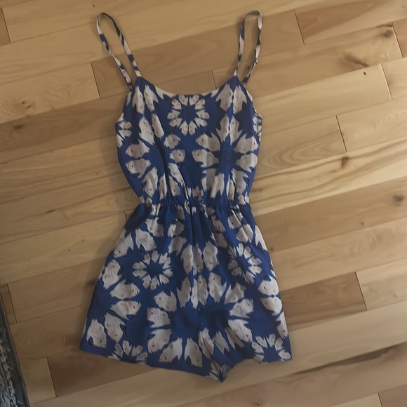 Alice + Olivia romper - Flutter Daisy Crane size 2 /xs - Picture 6 of 10